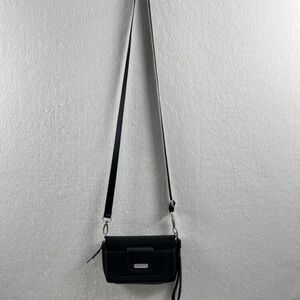 Baggallini Black Crossbody RFDI Crossbody Cardholder Wallet Phone Case